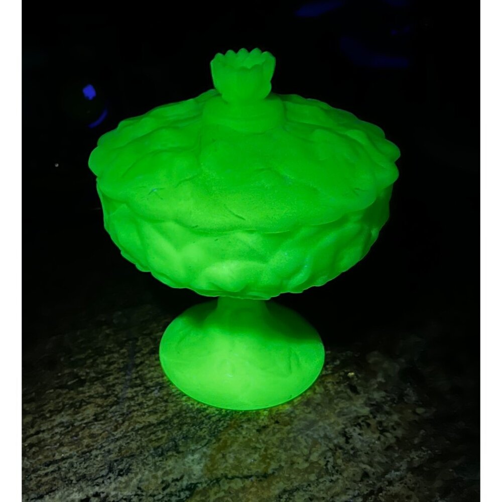 Fenton Lidded Uranium Glass Compote Dish With Water Lily  Motif